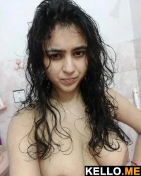Newly Married Big Boobs Bhabhi Nude Bath Hot Pics